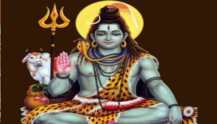 Wसावन में करें भगवान शिव के इन मंत्रों का जाप, आर्थिक तंगी से मिलेगी मुक्ति