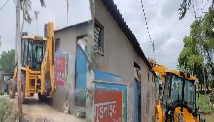 WAyodhya Gangrape: आरोपी सपा नेता मोईद खान की बेकरी पर चला बाबा का बुलडोजर
