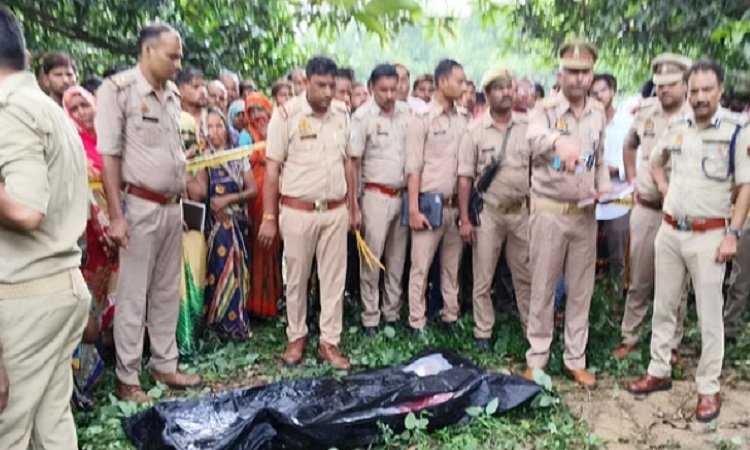 Wफर्रुखाबाद: एक ही दुपट्टे से लटके मिले दो सहेलियों के शव, गांव में मचा हड़कंप