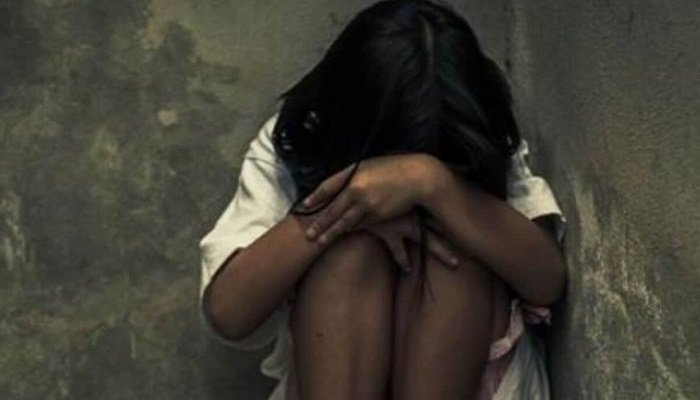 Wयूपी के अफसर ने 10 साल की बच्ची संग किया रेप, बकरी के साथ भी की दरिंदगी