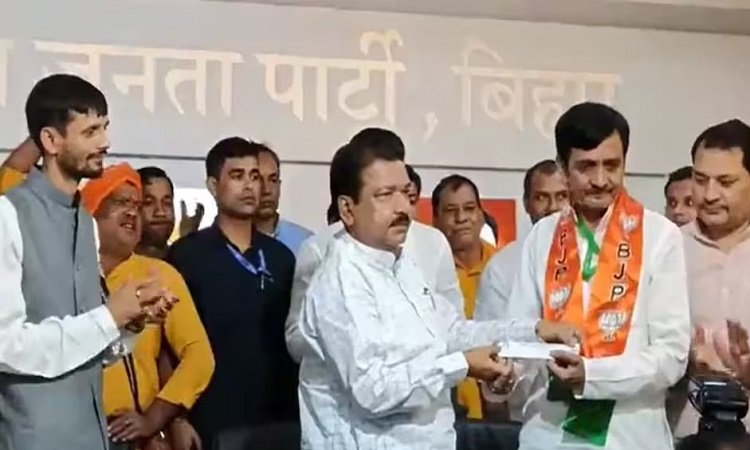 Wपशुपति पारस को बड़ा झटका, बाहुबली पूर्व विधायक सुनील पांडे बीजेपी में हुए शामिल