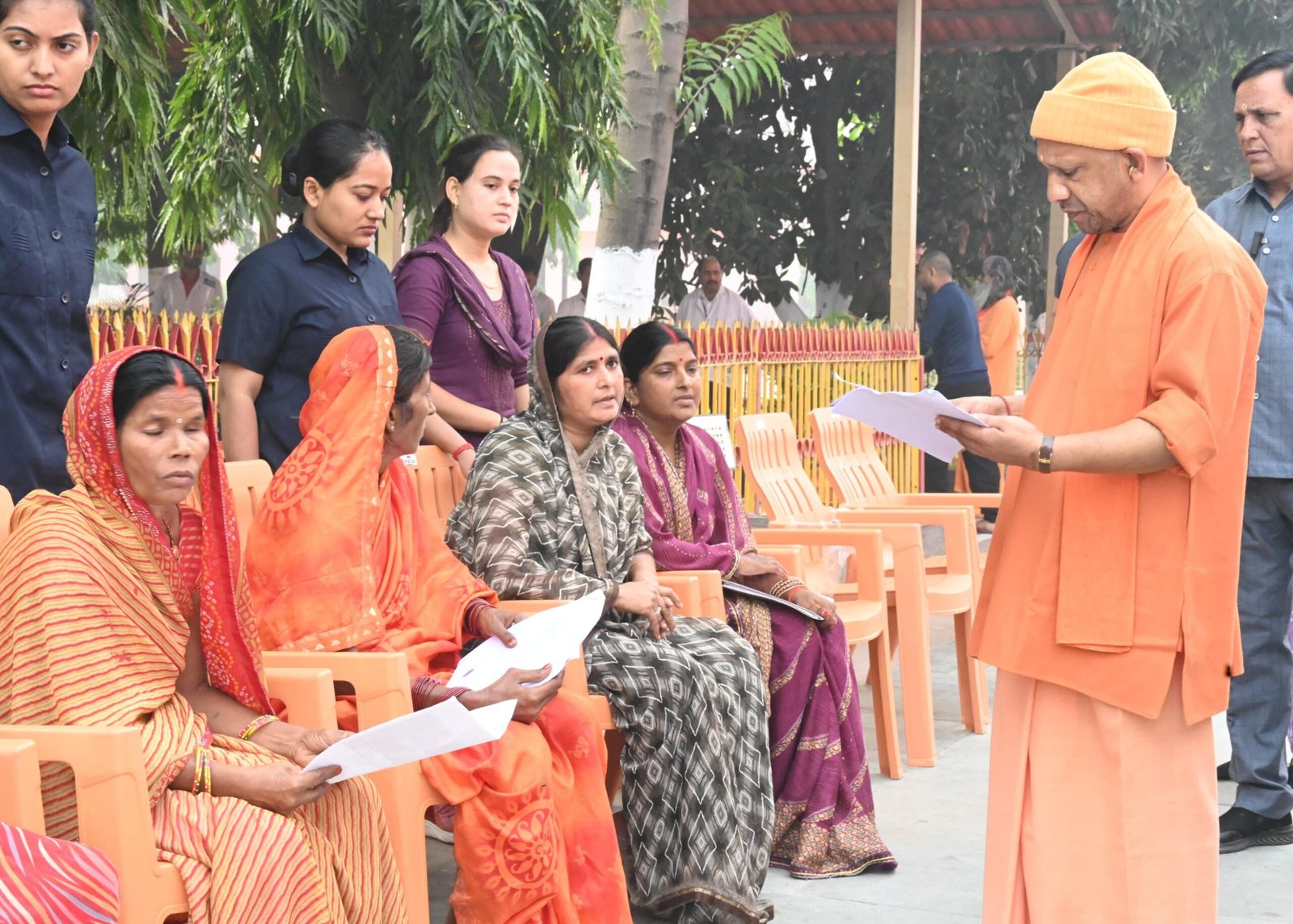 Wबिना चिंता कराएं उपचार, हॉस्पिटल का पैसा देगी सरकार: सीएम योगी