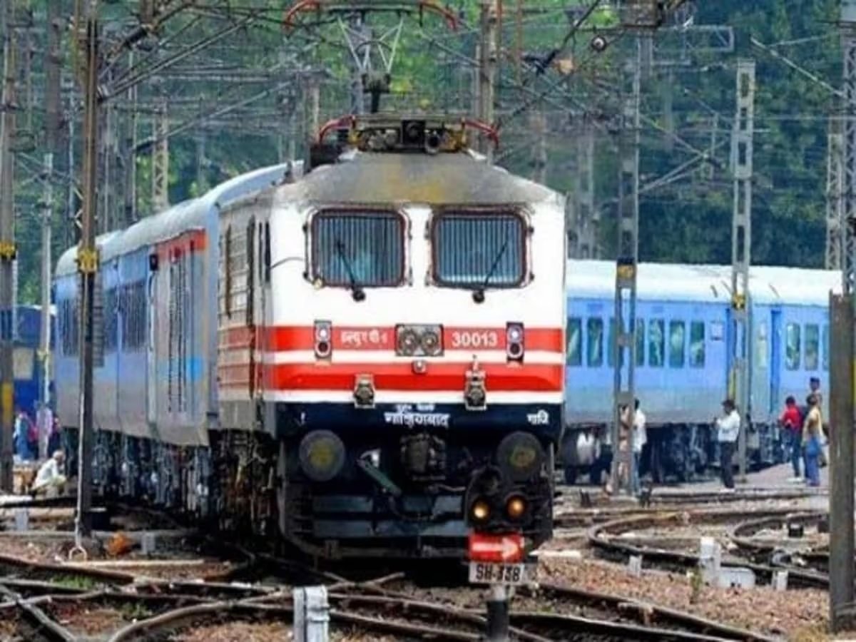 Wठप हुई IRCTC की वेबसाइट, नहीं हो रही कोई बुकिंग