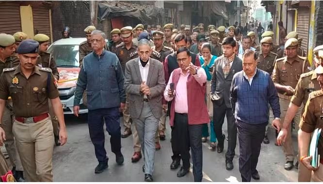 Wन्यायिक आयोग की टीम संभल पहुंची, हिंसाग्रस्त इलाके का कर रही है मुआयना