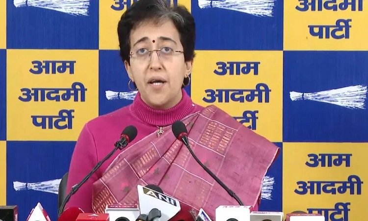 Wदिल्ली सीएम आतिशी का चला झाड़ू बिधूड़ी हुए साफ, कालकाजी से दर्ज की जीत