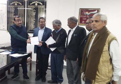 बिजली के निजीकरण को रोकने के लिए भाकपा ने सौंपा मांगपत्र