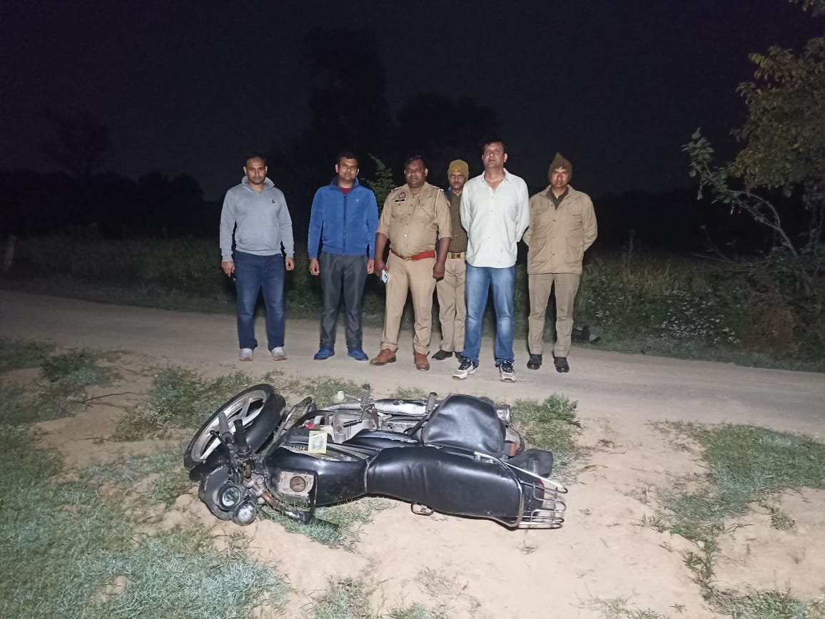 Wखुर्जा देहात पुलिस की दो शातिर लुटेरों से मुठभेड़, गोली लगने से घायल
