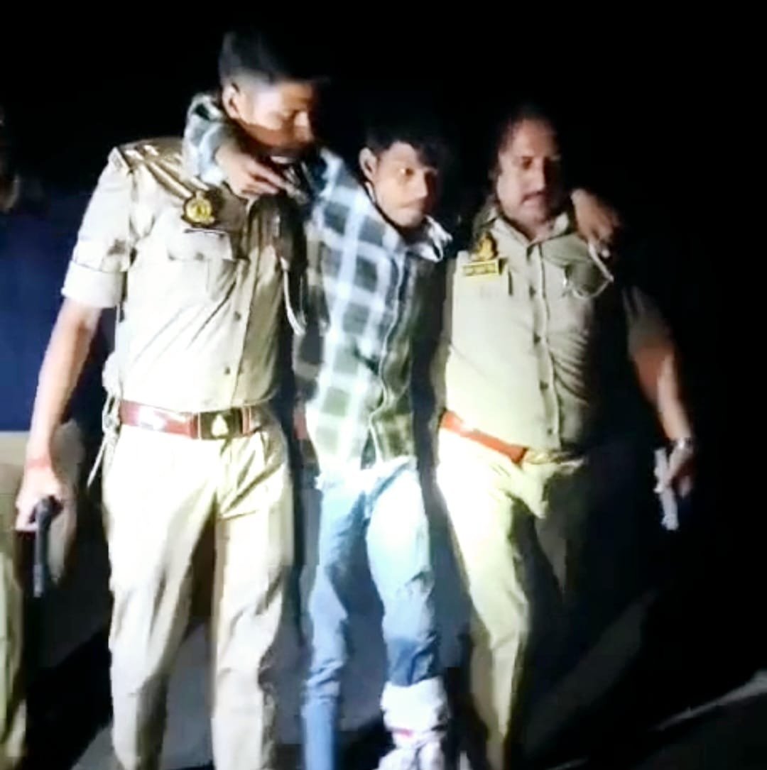 Wहमीरपुर में पुलिस और लुटेरों के बीच मुठभेड़, एक घायल, तीन गिरफ्तार