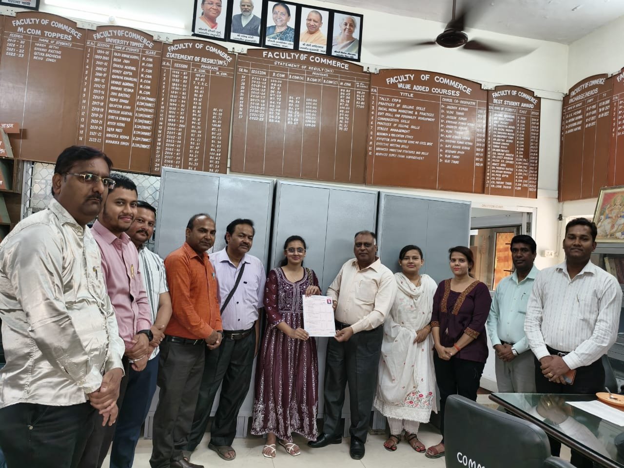 बी.कॉम (ऑनर्स) में नितांशी गुप्ता ने किया टॉप