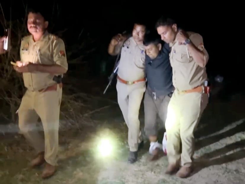 Wतीन भाइयों को गोली मारने वाला 25 हजार का इनामी शेरू पुलिस मुठभेड़ में घायल, एक सिपाही भी जख्मी