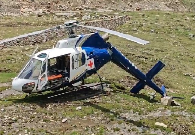 Wकेदारनाथ में हेली एंबुलेंस सेवा का हेलीकॉप्टर क्रैश, पांच यात्री थे सवार