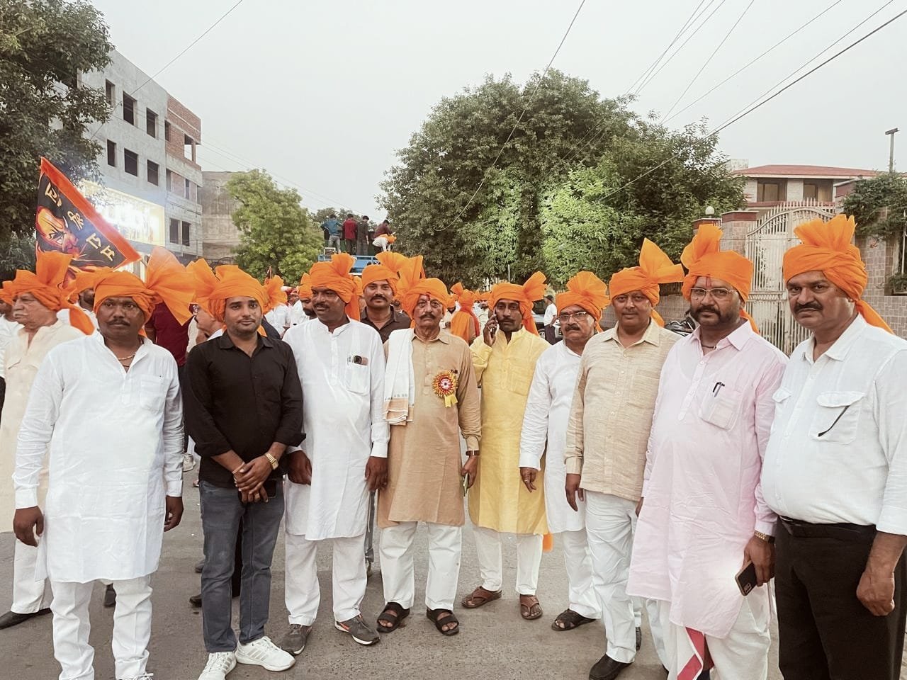 Wजय महाराणा से गूंजा मथुरा: महाराणा प्रताप जयंती पर केसरिया शोभा यात्रा निकाली गई