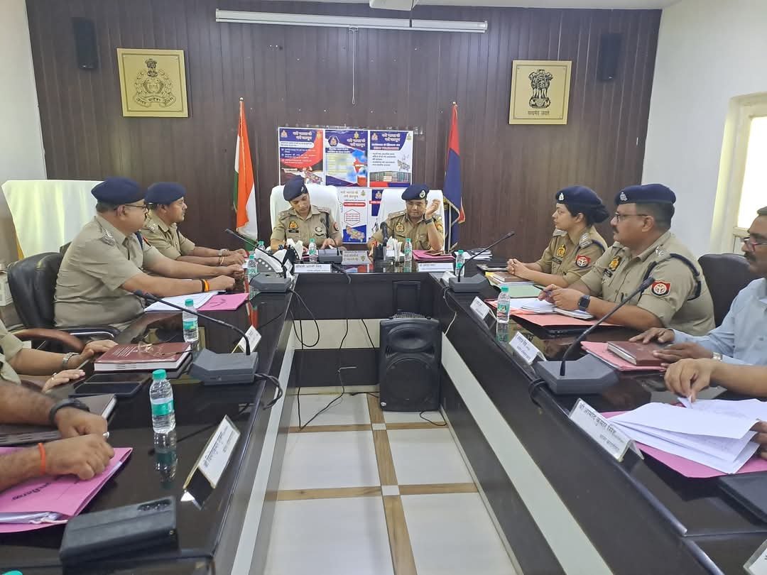 Wडीआईजी ने की अपराध समीक्षा, जनसुनवाई और विवेचनाओं में पारदर्शिता के दिए निर्देश