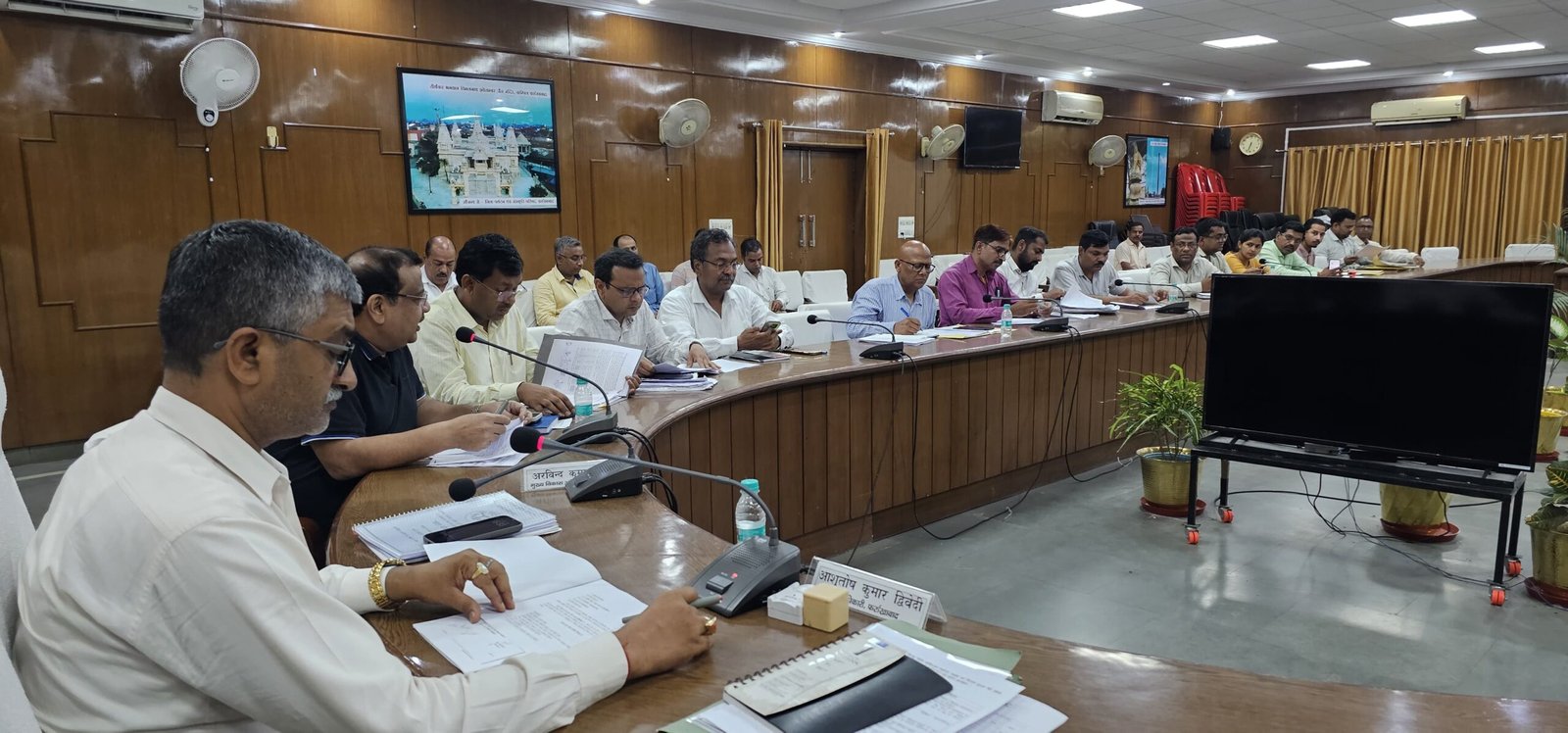 Wवंदन योजना को लेकर डीएम की बैठक सम्पन्न