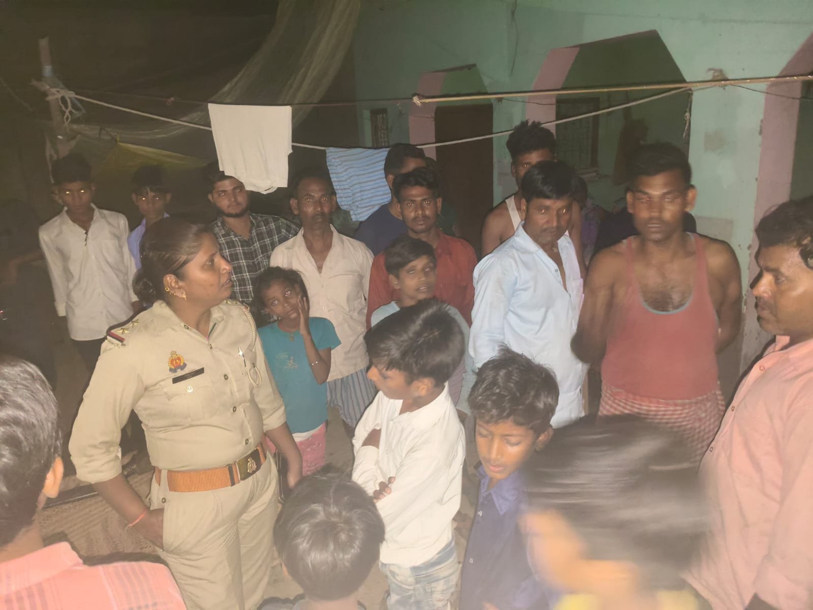 Wरिटायर्ड सैनिक के घर गैस लीकेज होने पर सिलेंडर फटा, लाखों रुपए का नुकसान नगदी भी जली