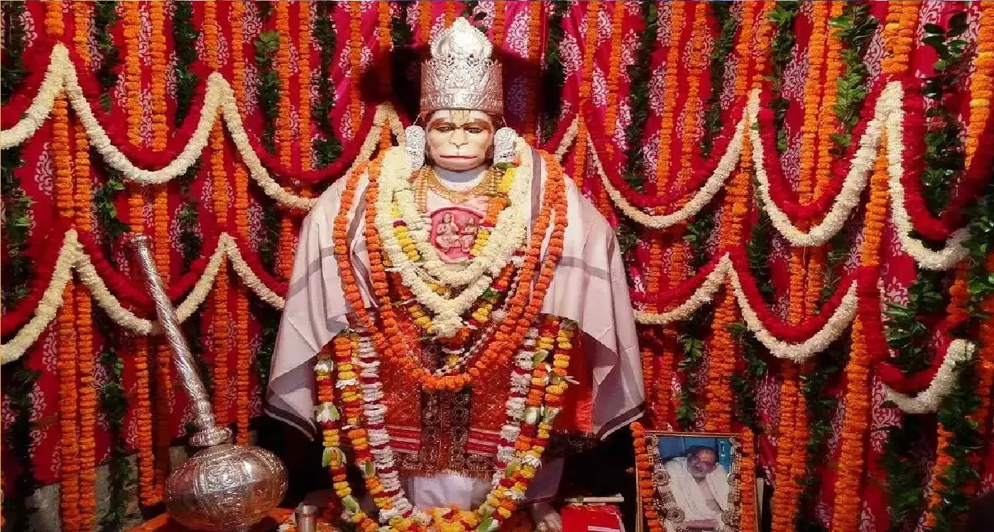 Wज्येष्ठ माह में पड़ेंगे पांच बड़े मंगल, आज पहले मंगल पर हनुमान मंदिर में भीड़ शुरू