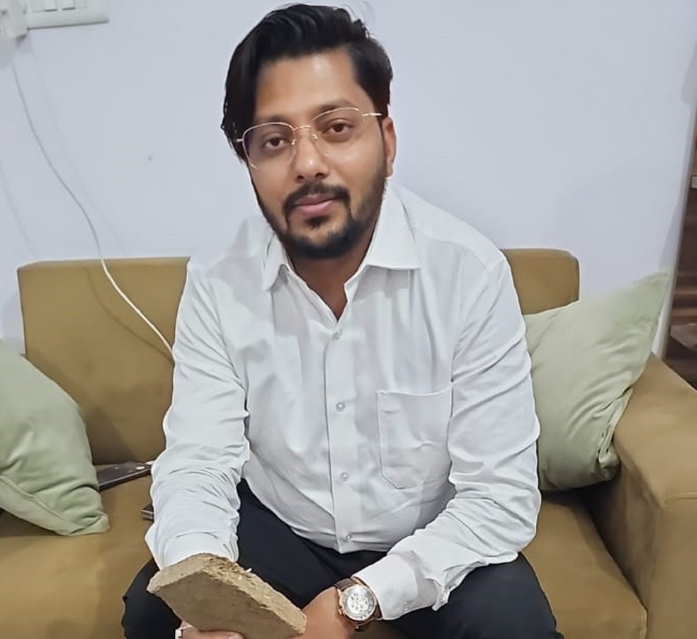 Wगोबर से बने प्लाई बोर्ड: किसानों को मिलेगा रोजगार, पर्यावरण को राहत