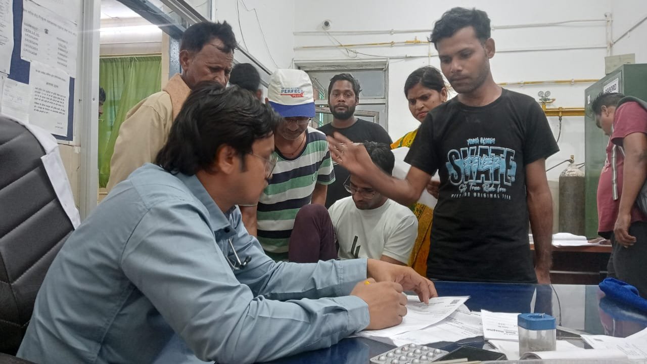 Wओपीडी से चिकित्सक नदारद, इमरजेंसी में पहुंचे मरीज