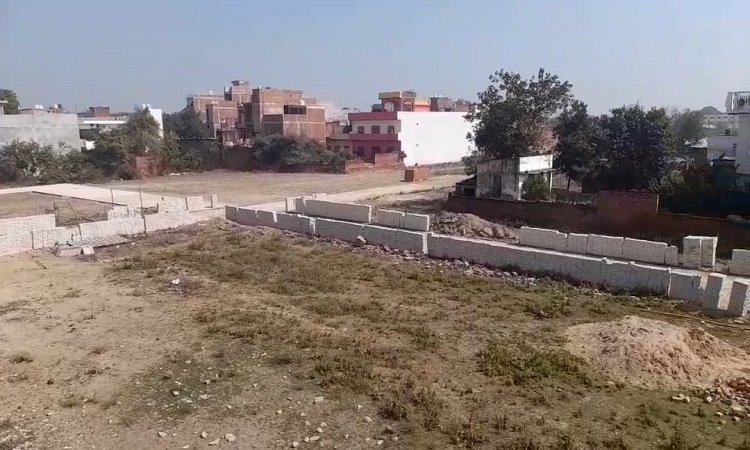 Wसत्ताधारी दबाव में पुलिस कप्तान बेबस: विधायक के करीबी पर कार्रवाई से कतरा रही प्रतापगढ़ पुलिस