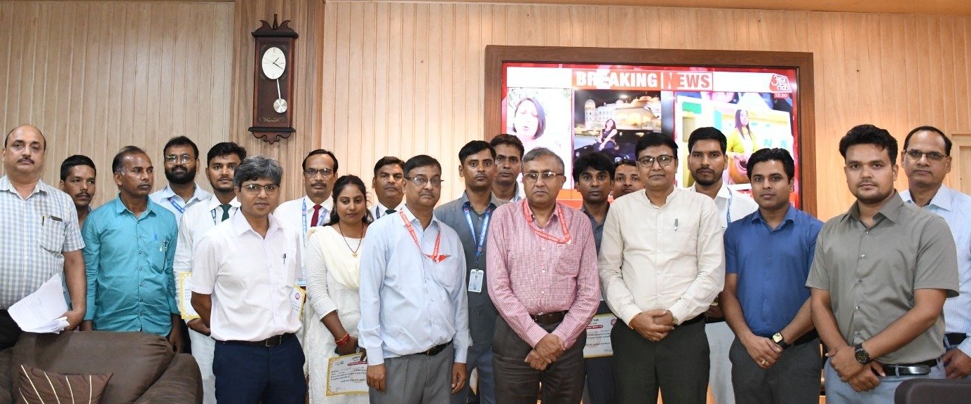 Wमण्डल रेल प्रबन्धक कार्यालय में 14 रेलवे कर्मचारियों को किया गया सम्मानित