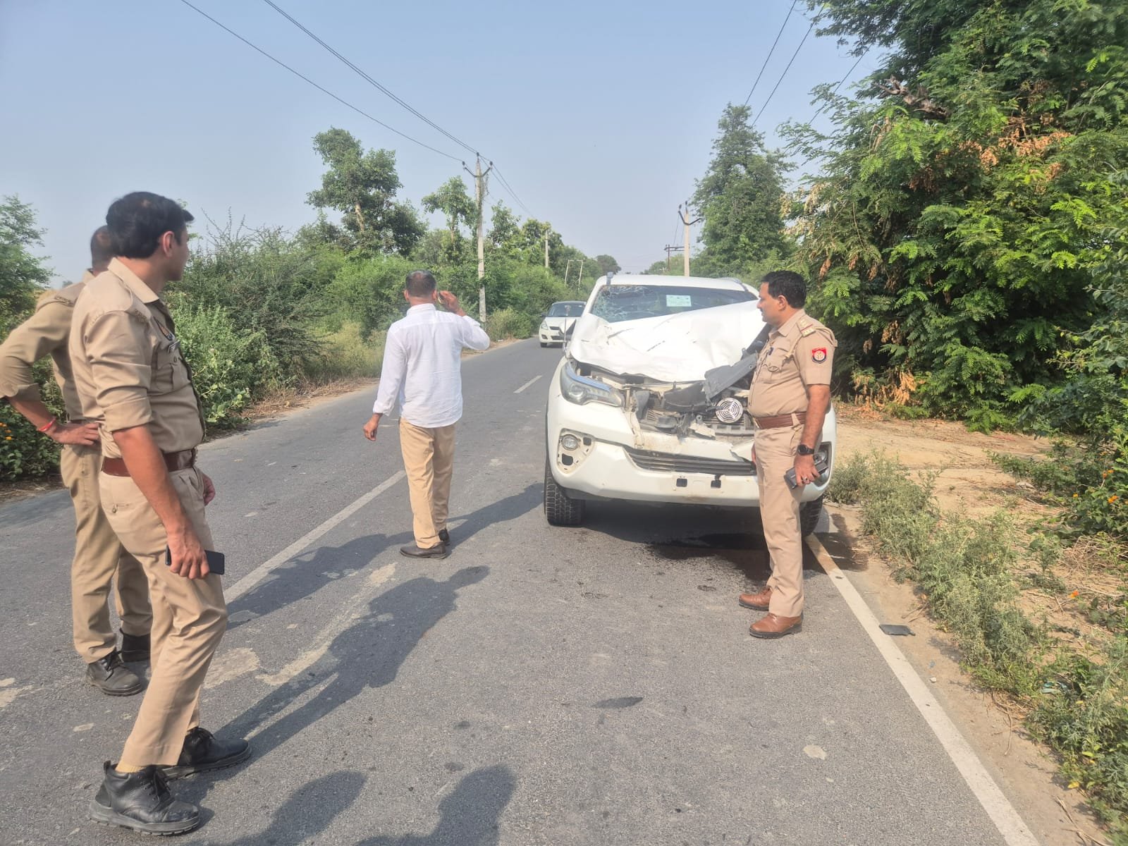 Wनीलगाय से टकराई मंत्री रजनी तिवारी की गाड़ी, बाल-बाल बचीं राज्य मंत्री