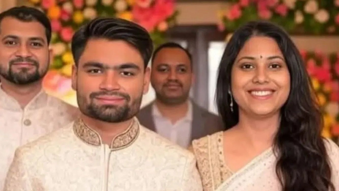 सपा सांसद से सगाई का असर: चुनाव आयोग ने क्रिकेटर रिंकू सिंह को स्वीप अभियान से हटाया