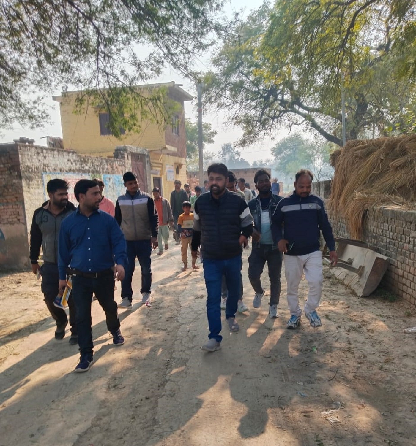 Wबिल वसूली को लेकर विद्युत कर्मचारियो से मारपीट