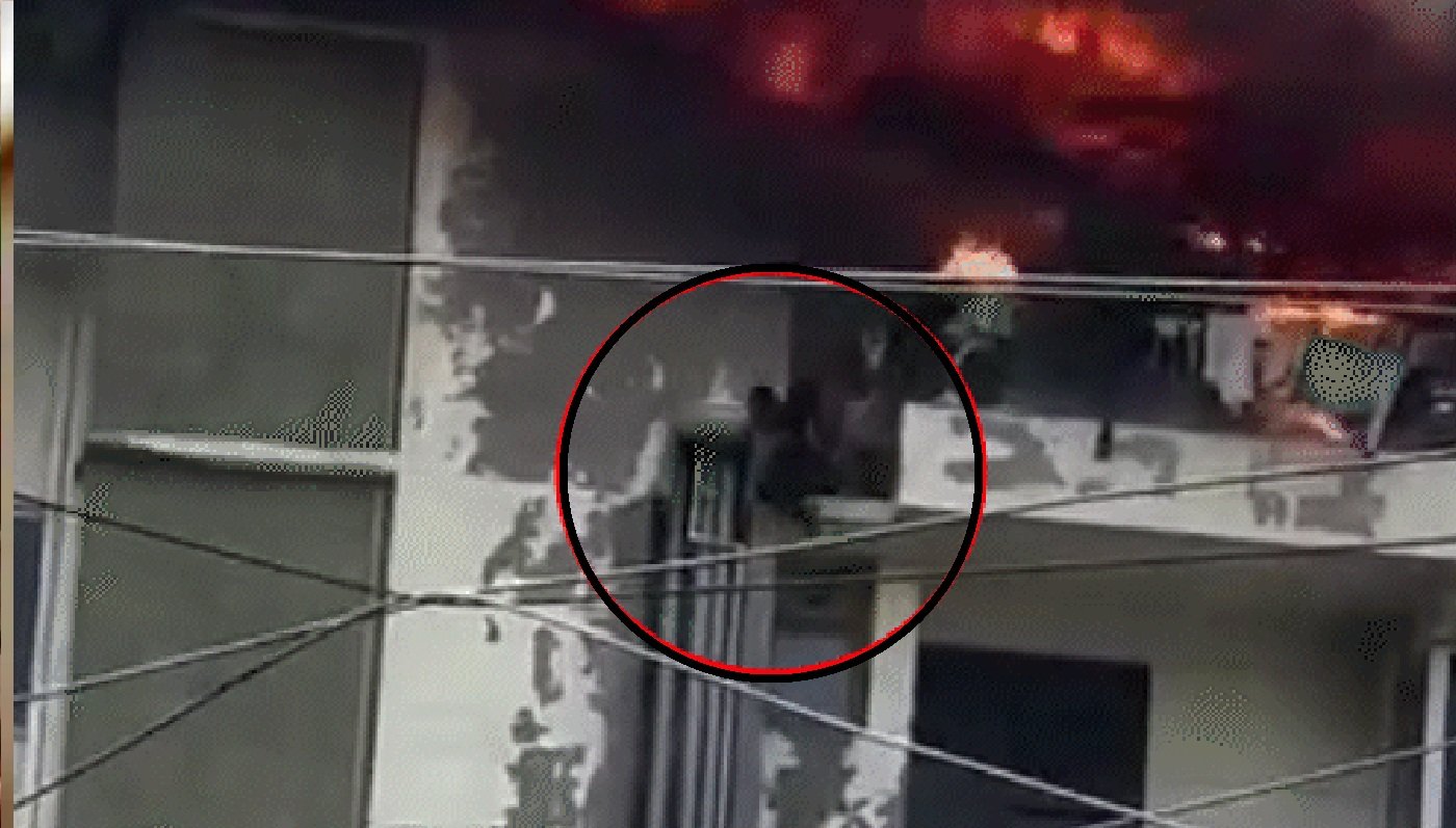 Wदिल्ली से दिल दहला देने वाली खबर, छठी मंजिल पर लगी आग, बालकनी से कूदे दो बच्चें और पिता