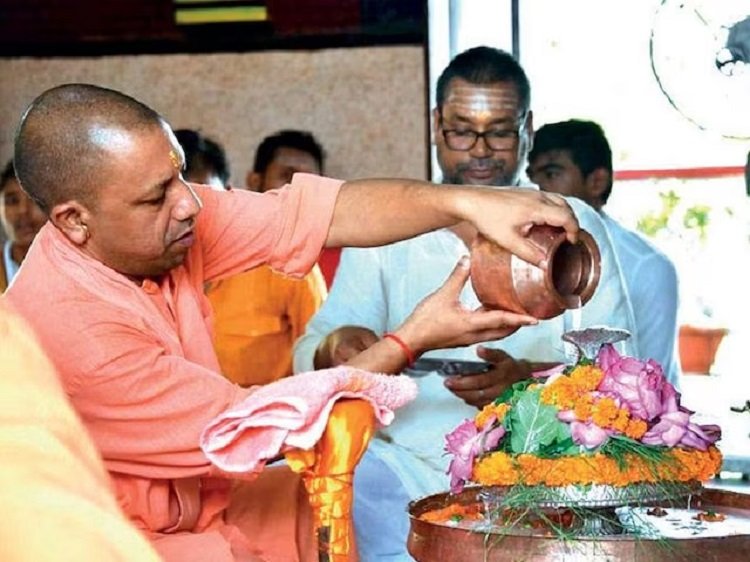 Wसावन के पहले सोमवार पर मुख्यमंत्री योगी आदित्यनाथ ने दी शुभकामनाएं