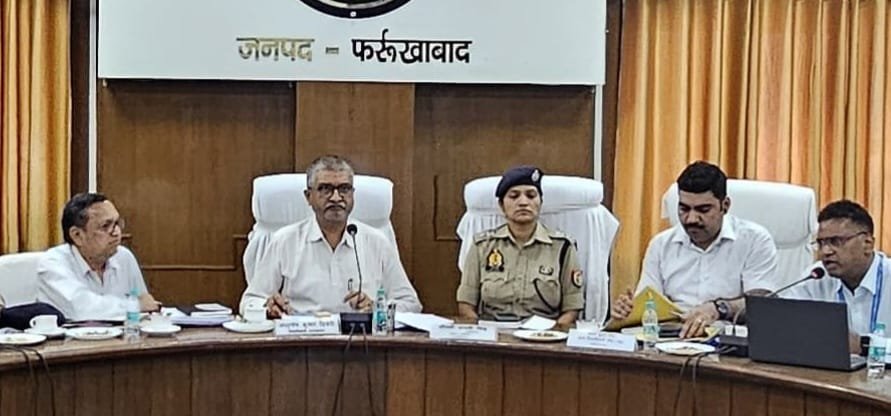 Wसमीक्षा अधिकारी परीक्षा की तैयारियों को अंतिम रूप डीएम ने दिए कड़े निर्देश