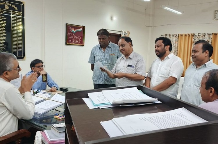 Wऑफलाइन रजिस्ट्रेशन की अनुमति की मांग