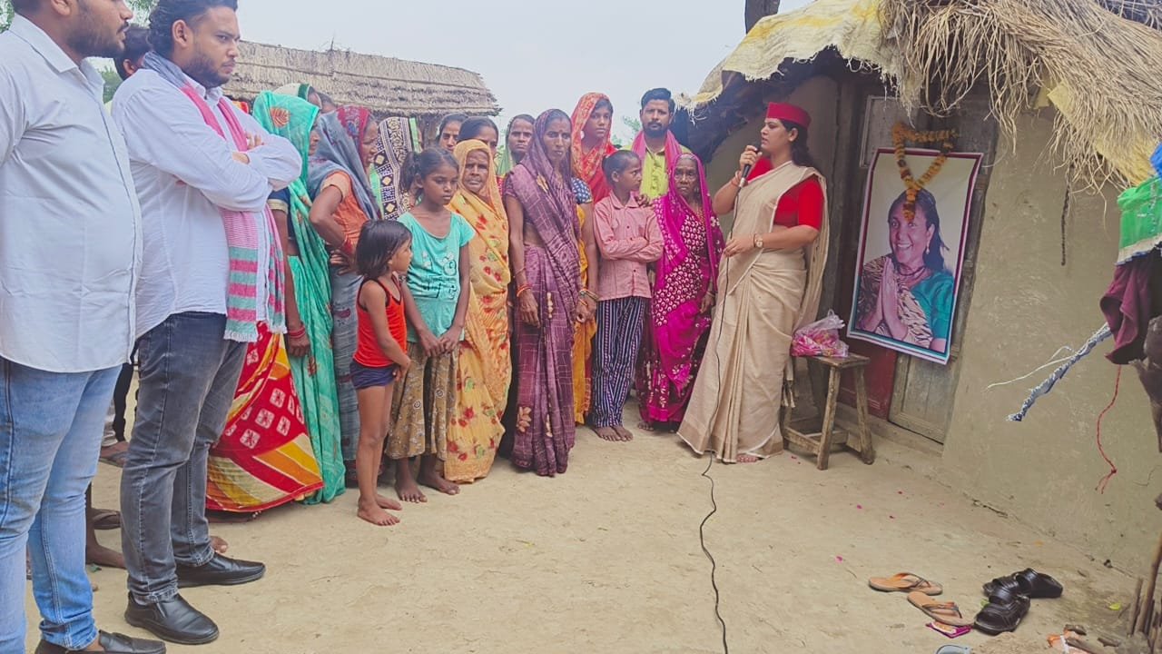 Wफूलन देवी की पुण्यतिथि पर रचना सिंह ने दी श्रद्धांजलि