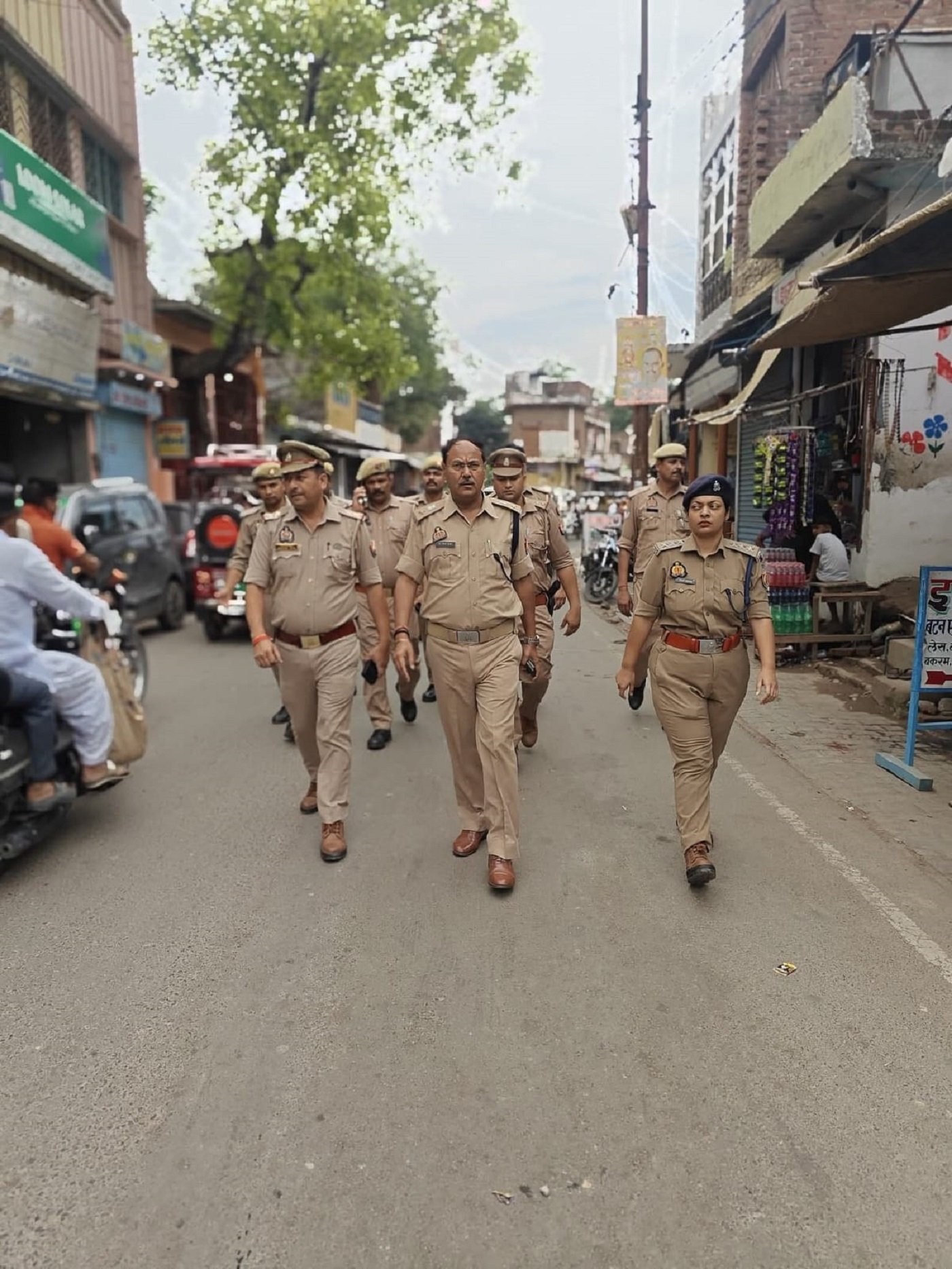 Wश्रावण मास और त्योहारों को लेकर पुलिस का पैदल गश्त