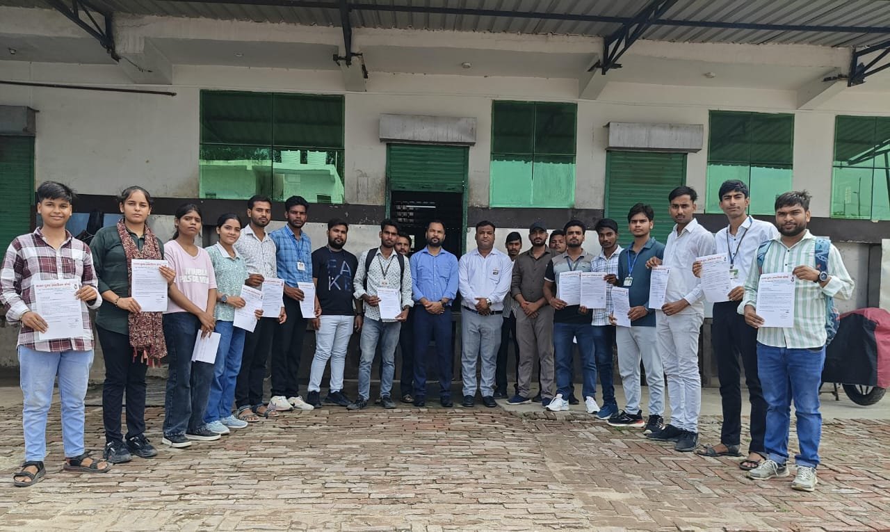 Wगगन डेयरी में राजकीय पॉलिटेक्निक के छात्रों का 30 दिवसीय प्रशिक्षण सम्पन्न