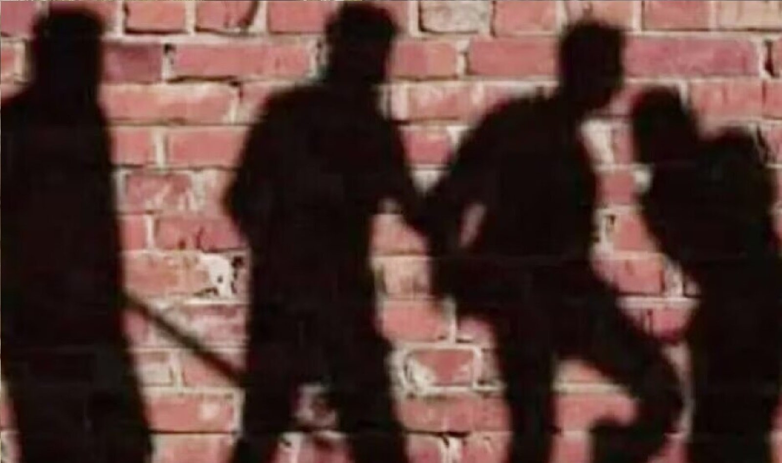 Wकाम से मना किया तो बंधक बनाकर पीटा: 24 घंटे बाद ग्रामीणों ने छुड़ाया