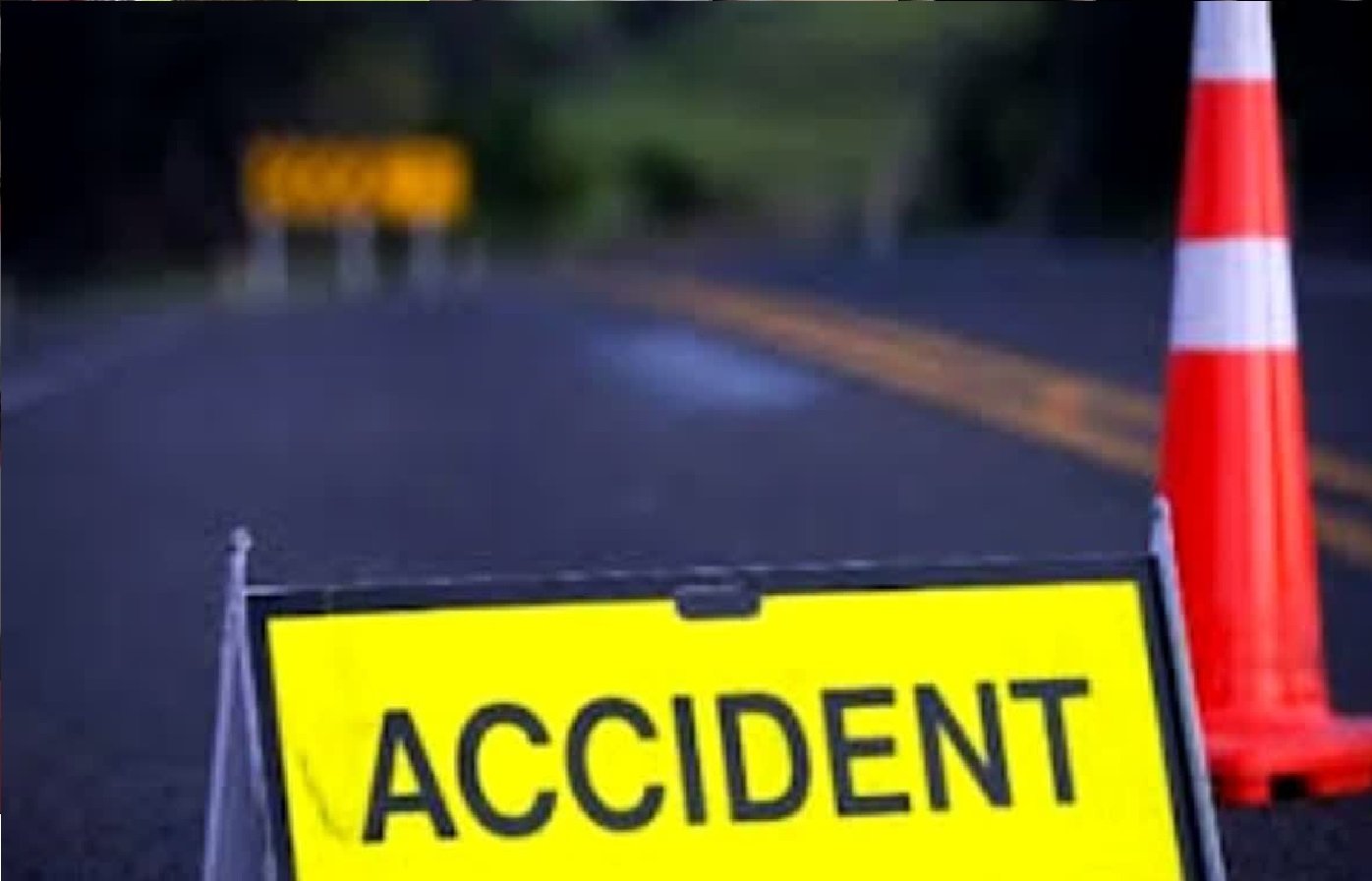 Wट्रैक्टर-ट्रॉली की टक्कर में चार की मौत, गांव में पसरा मातम