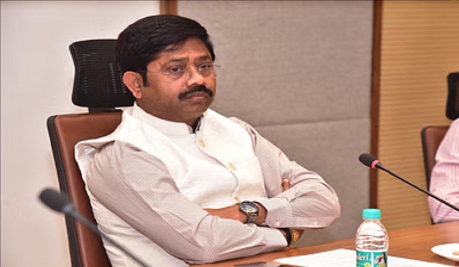 Wऔद्योगिक मंत्री नंदी ने अफसरशाही पर साधा निशाना, उठाए कई गंभीर सवाल