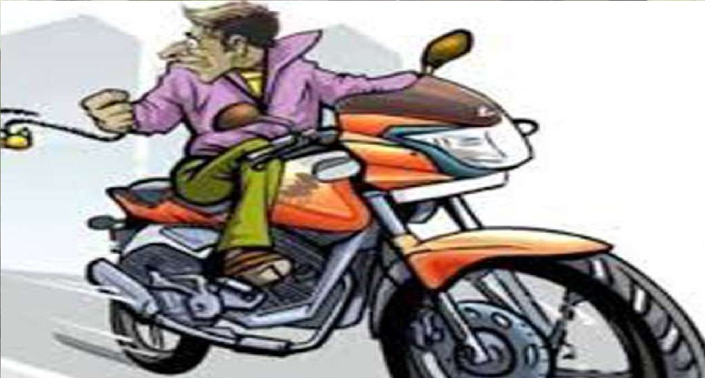 Wखेत की रखवाली करने गए किसान की बाइक चोरी