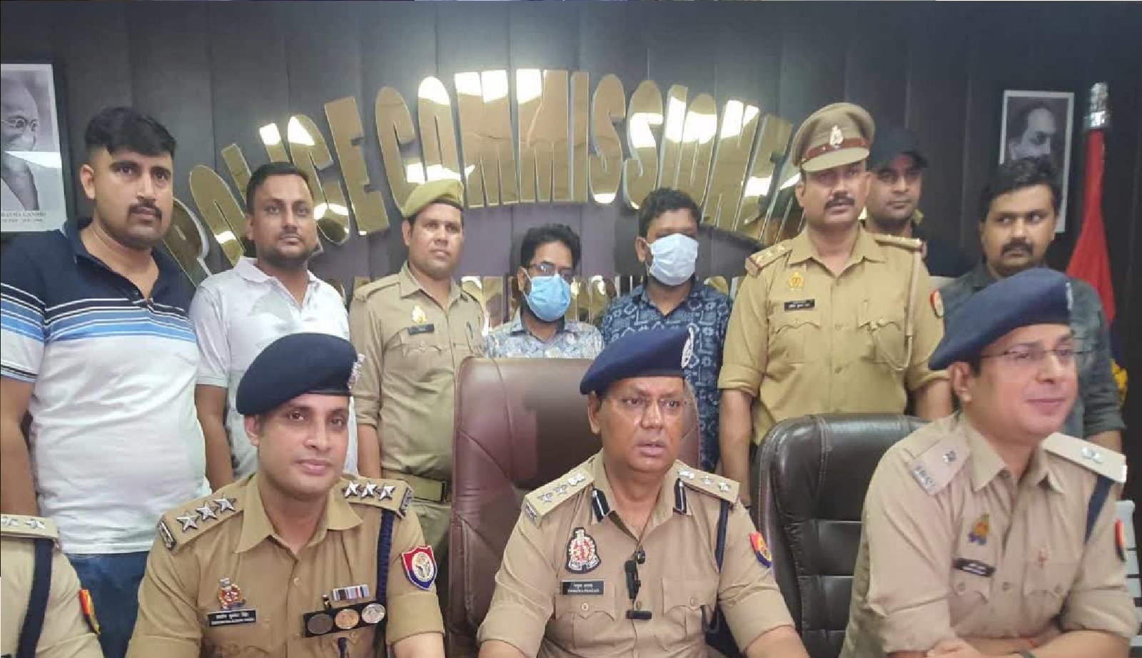 Wपैसे लेकर फर्जी मार्कशीट और डिग्री बनाने वाले गिरोह का नोएडा पुलिस ने किया भंडाफोड़