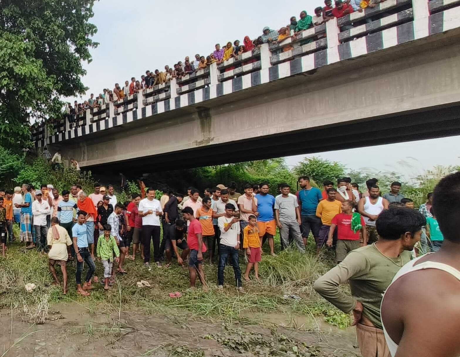 Wअज्ञात युवती का शव पुल के नीचे मिला, इलाके में फैली सनसनी