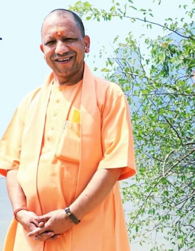 Wयूपी के 11 लाख संविदा कर्मियों को बड़ी राहत, सीएम योगी का ऐतिहासिक फैसला