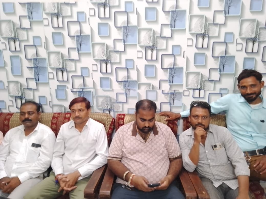 Wजन जन तक राहुल गांधी का संदेश पहुंचाने का लिया संकल्प