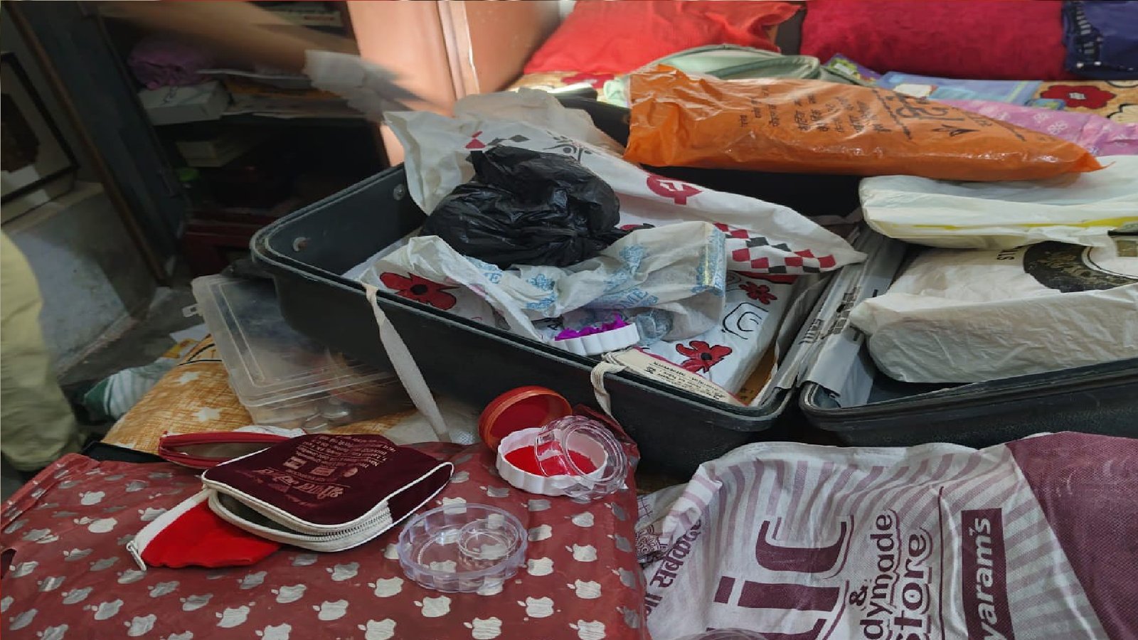 Wमोहम्मदाबाद में घर में चोरी का मामला दर्ज, चोरी संदिग्ध, पुलिस कर रही है पड़ताल