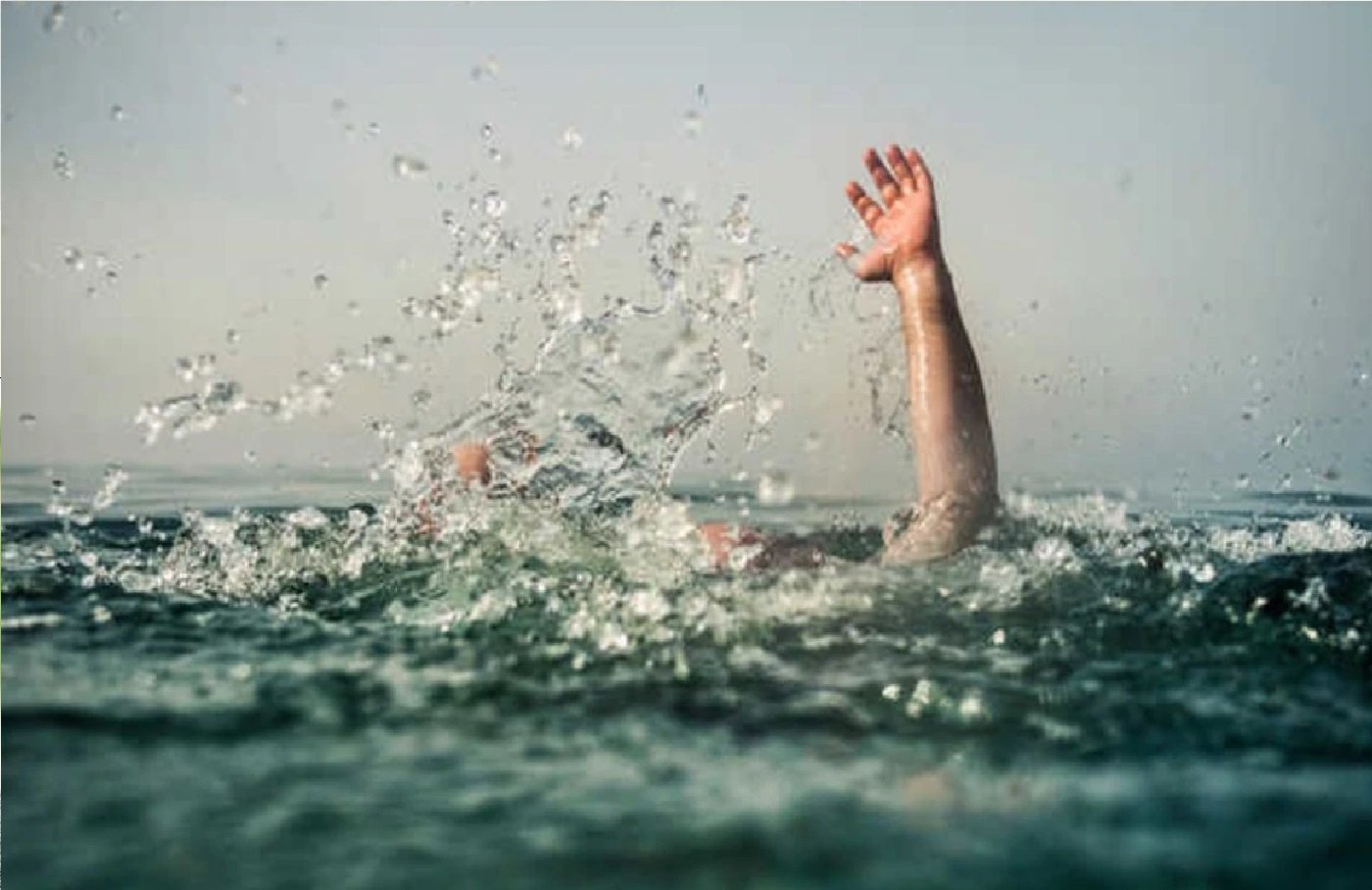 Wबाढ़ के पानी में डूबने से युवक की दर्दनाक मौत